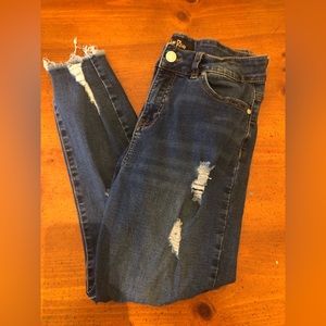 Junior's Indigo Rein Destructed Raw Hem Ankle Jeans - Size 5
